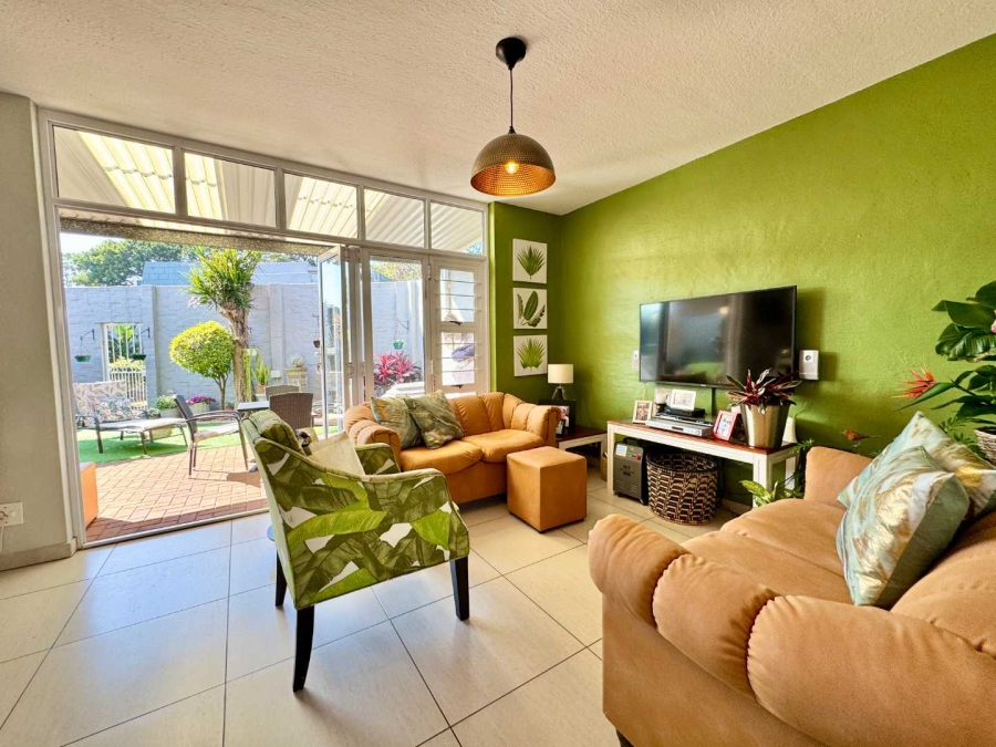 2 Bedroom Property for Sale in Sunningdale KwaZulu-Natal