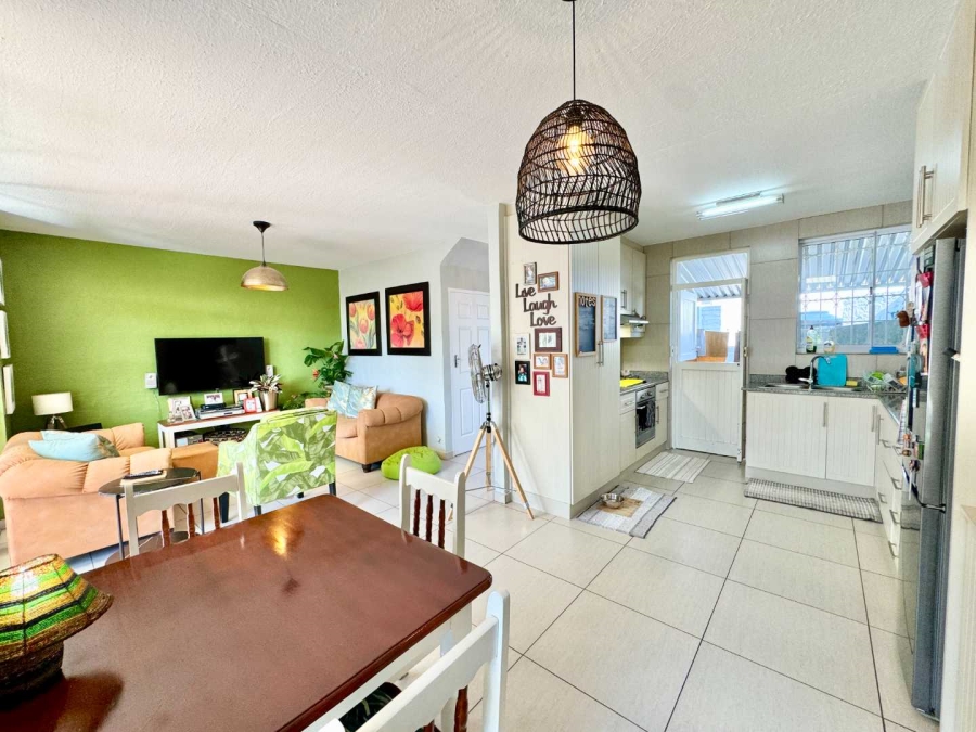 2 Bedroom Property for Sale in Sunningdale KwaZulu-Natal