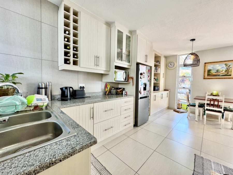 2 Bedroom Property for Sale in Sunningdale KwaZulu-Natal