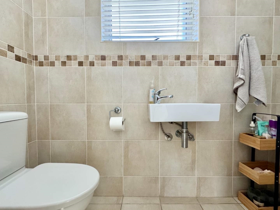 2 Bedroom Property for Sale in Sunningdale KwaZulu-Natal