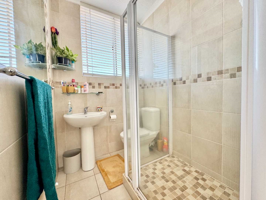 2 Bedroom Property for Sale in Sunningdale KwaZulu-Natal