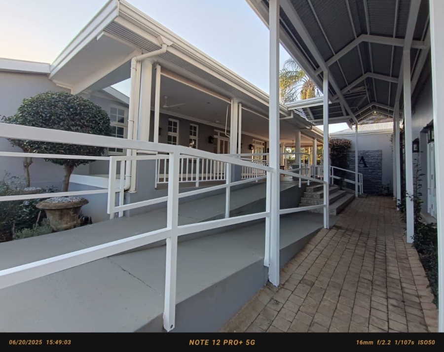 To Let 17 Bedroom Property for Rent in Essenwood KwaZulu-Natal