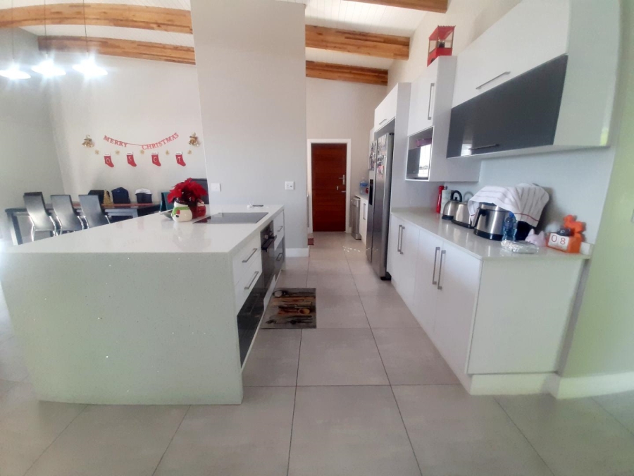 To Let 4 Bedroom Property for Rent in Palm Lakes Estate KwaZulu-Natal