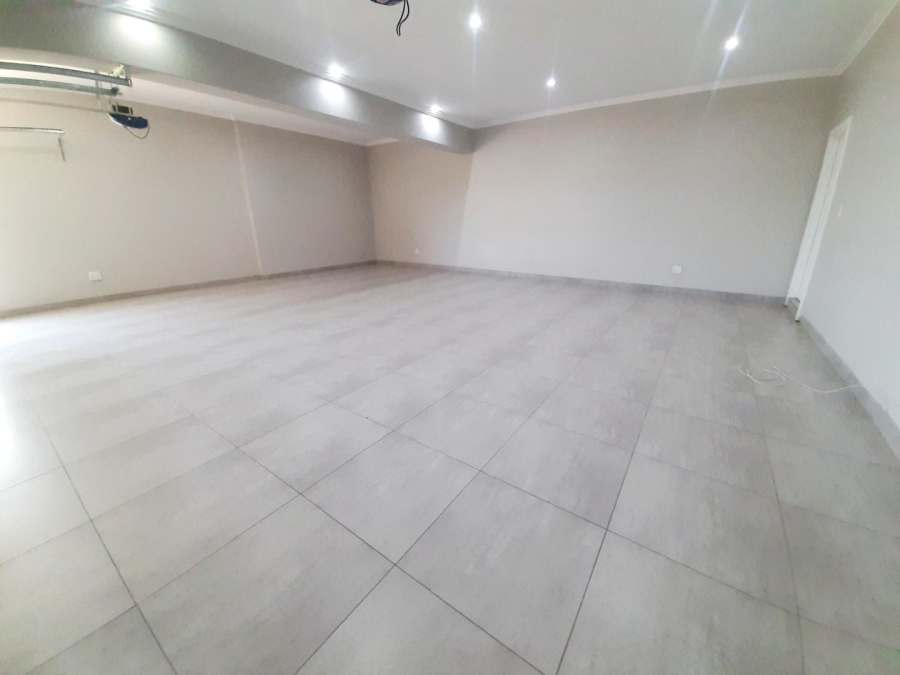 To Let 4 Bedroom Property for Rent in Palm Lakes Estate KwaZulu-Natal