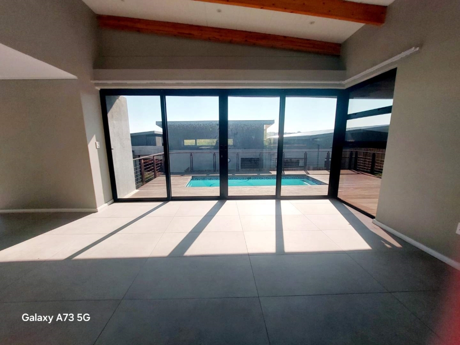 To Let 4 Bedroom Property for Rent in Palm Lakes Estate KwaZulu-Natal