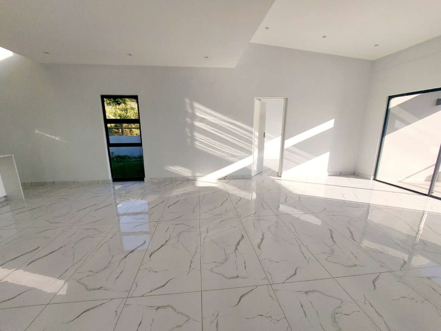 To Let 4 Bedroom Property for Rent in Palm Lakes Estate KwaZulu-Natal