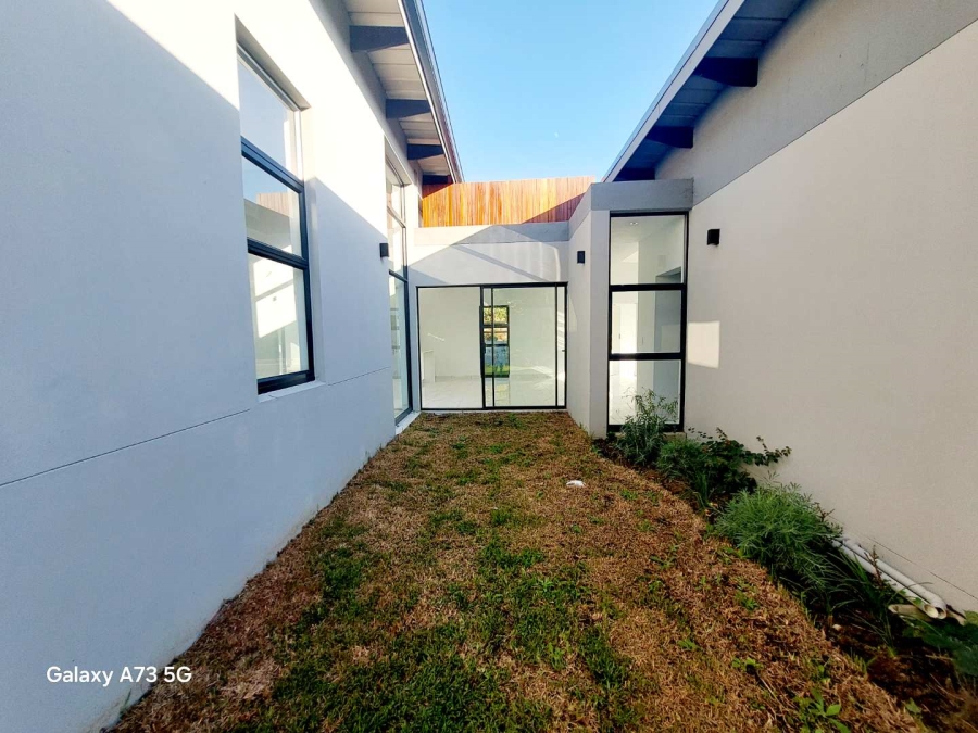 To Let 4 Bedroom Property for Rent in Palm Lakes Estate KwaZulu-Natal