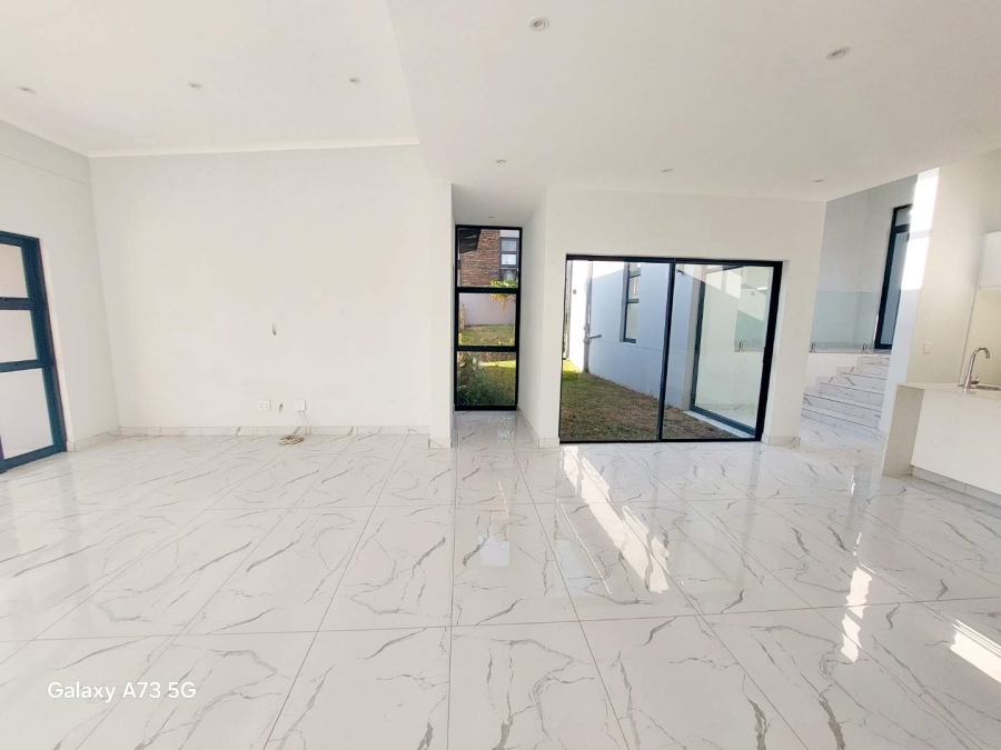 To Let 4 Bedroom Property for Rent in Palm Lakes Estate KwaZulu-Natal