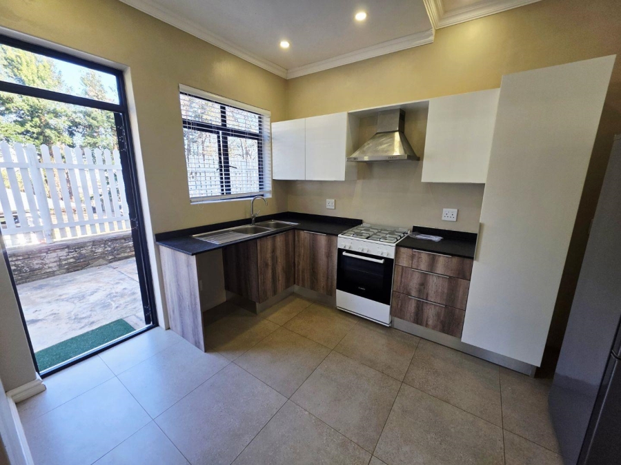 To Let 1 Bedroom Property for Rent in Kloof KwaZulu-Natal