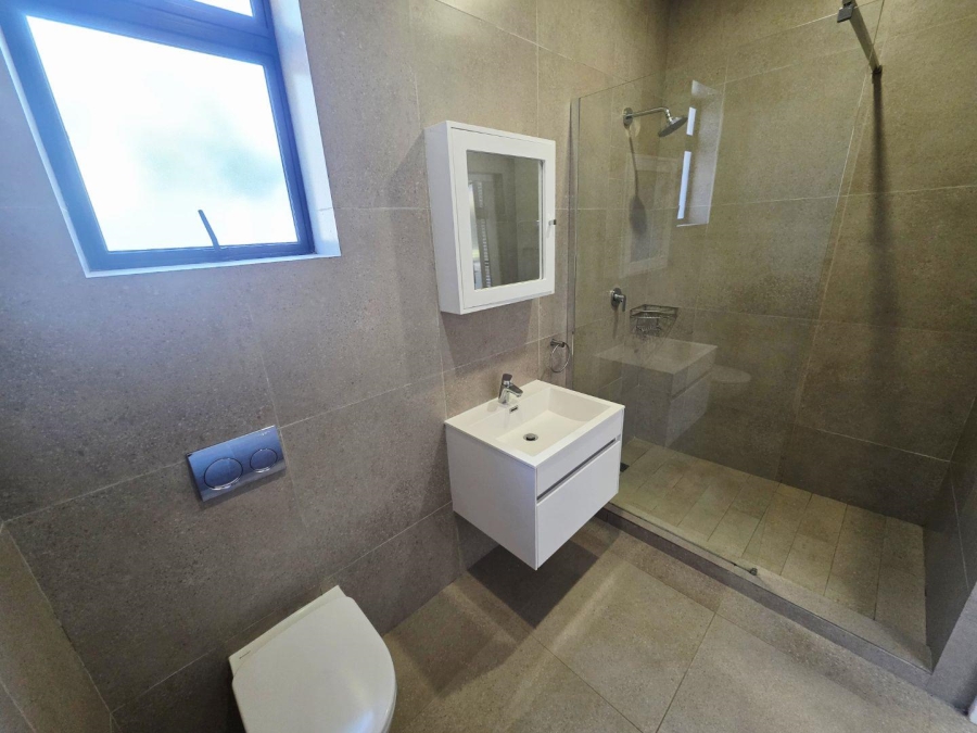 To Let 1 Bedroom Property for Rent in Kloof KwaZulu-Natal