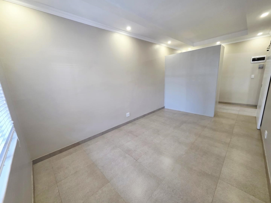 To Let 1 Bedroom Property for Rent in Kloof KwaZulu-Natal