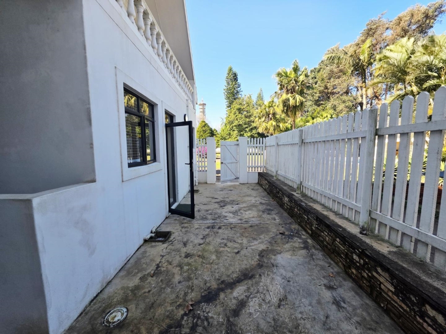 To Let 1 Bedroom Property for Rent in Kloof KwaZulu-Natal