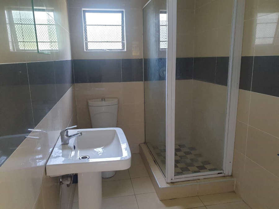 To Let 3 Bedroom Property for Rent in Kloof KwaZulu-Natal