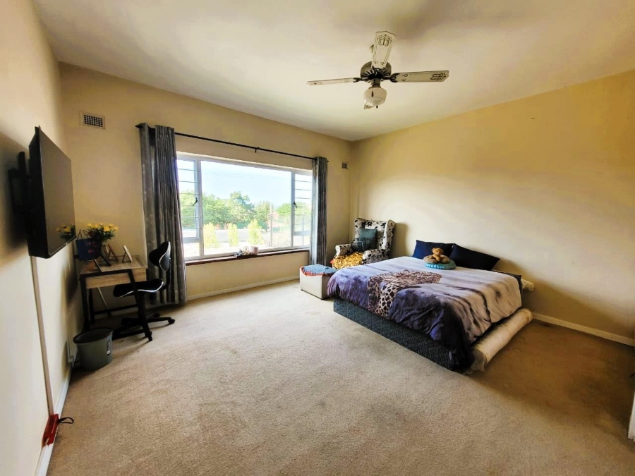 6 Bedroom Property for Sale in Glenwood KwaZulu-Natal