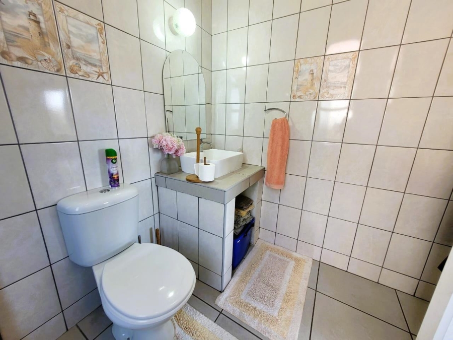 6 Bedroom Property for Sale in Glenwood KwaZulu-Natal