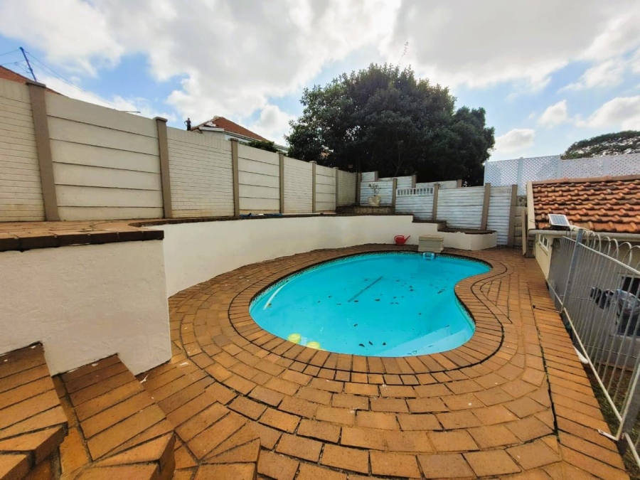 6 Bedroom Property for Sale in Glenwood KwaZulu-Natal