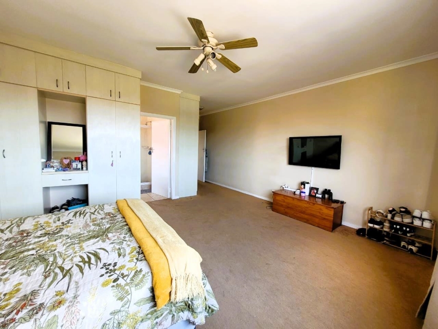 6 Bedroom Property for Sale in Glenwood KwaZulu-Natal