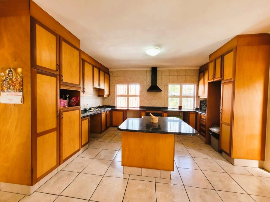 6 Bedroom Property for Sale in Glenwood KwaZulu-Natal