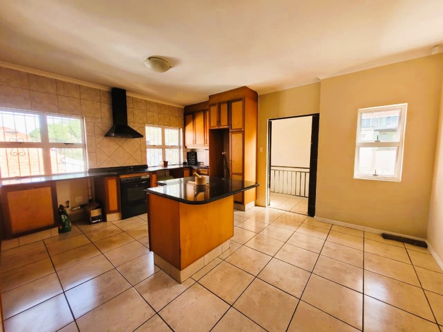 6 Bedroom Property for Sale in Glenwood KwaZulu-Natal