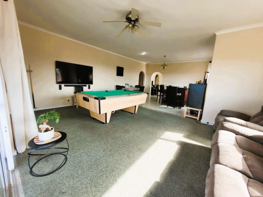 6 Bedroom Property for Sale in Glenwood KwaZulu-Natal