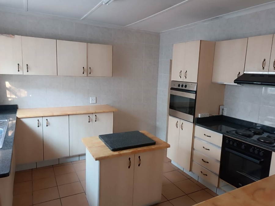 To Let 4 Bedroom Property for Rent in Lincoln Meade KwaZulu-Natal