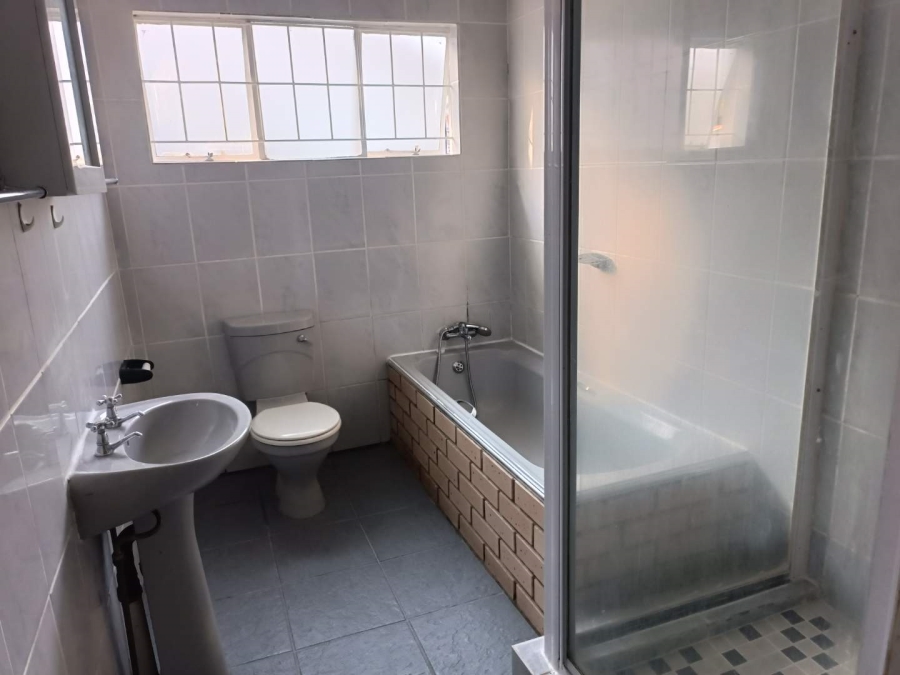 To Let 4 Bedroom Property for Rent in Lincoln Meade KwaZulu-Natal