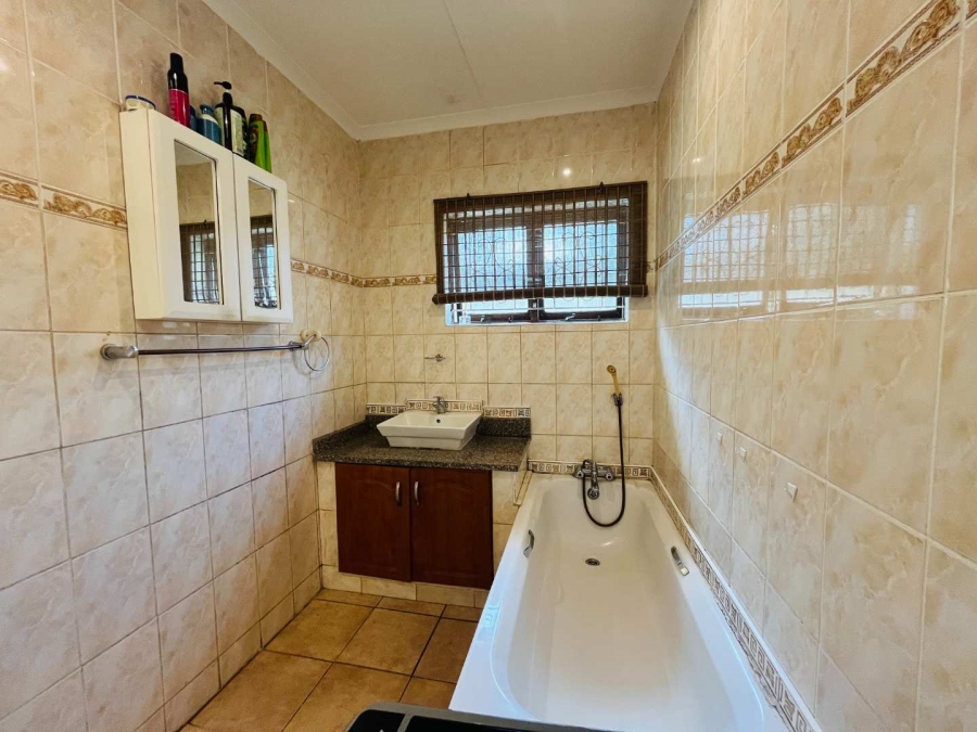 4 Bedroom Property for Sale in Glen Anil KwaZulu-Natal