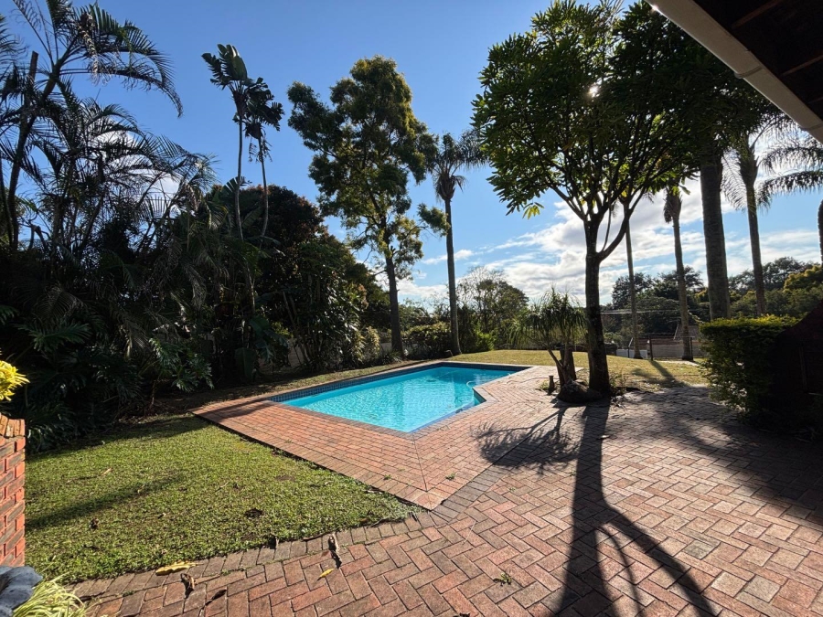 To Let 4 Bedroom Property for Rent in Kloof KwaZulu-Natal