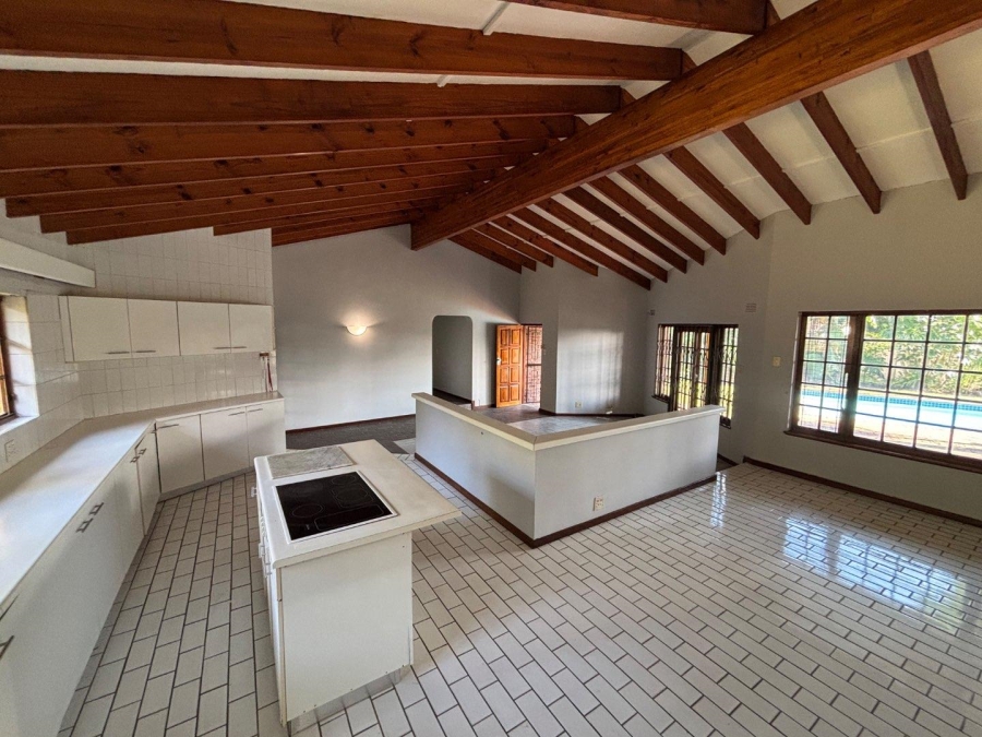 To Let 4 Bedroom Property for Rent in Kloof KwaZulu-Natal