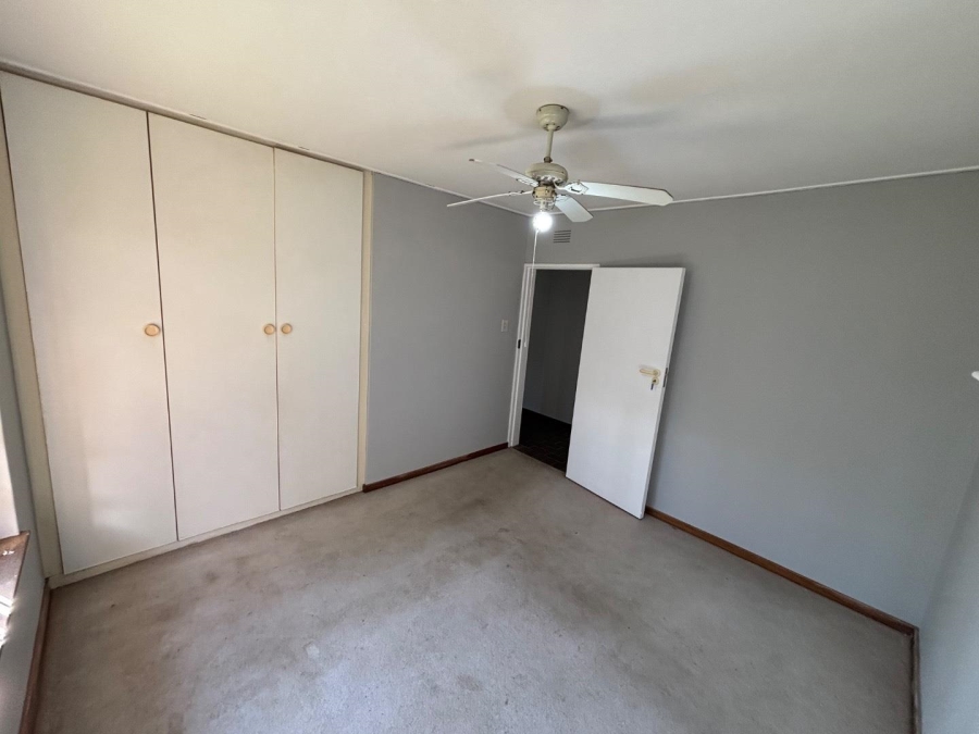 To Let 4 Bedroom Property for Rent in Kloof KwaZulu-Natal