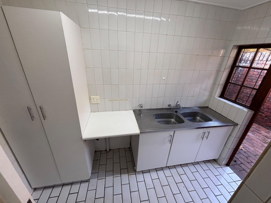 To Let 4 Bedroom Property for Rent in Kloof KwaZulu-Natal