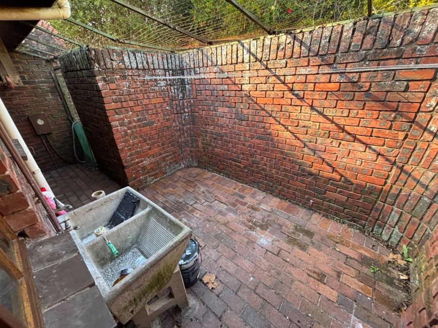 To Let 4 Bedroom Property for Rent in Kloof KwaZulu-Natal