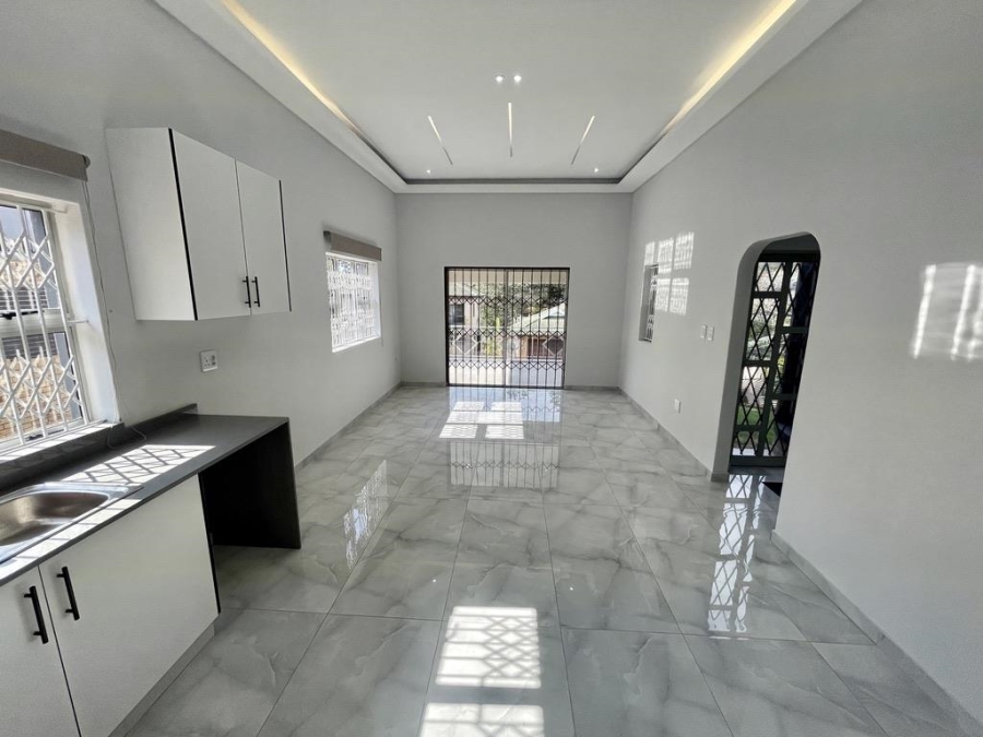 To Let 5 Bedroom Property for Rent in Somerset Park KwaZulu-Natal
