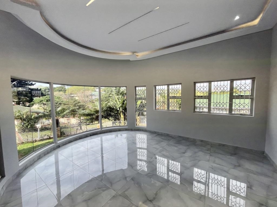 To Let 5 Bedroom Property for Rent in Somerset Park KwaZulu-Natal