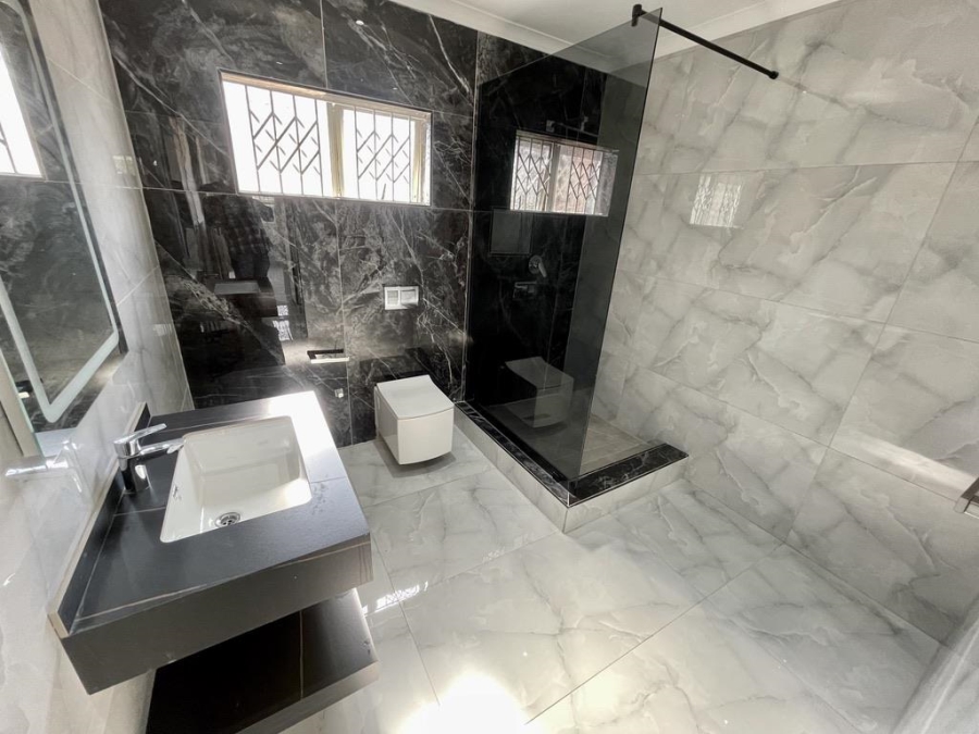 To Let 5 Bedroom Property for Rent in Somerset Park KwaZulu-Natal