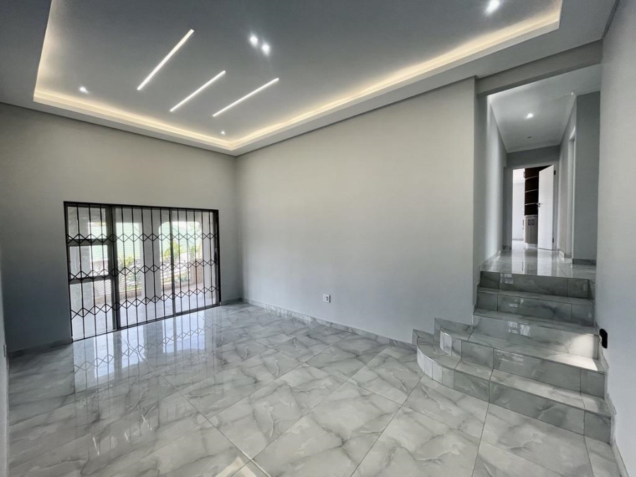 To Let 5 Bedroom Property for Rent in Somerset Park KwaZulu-Natal