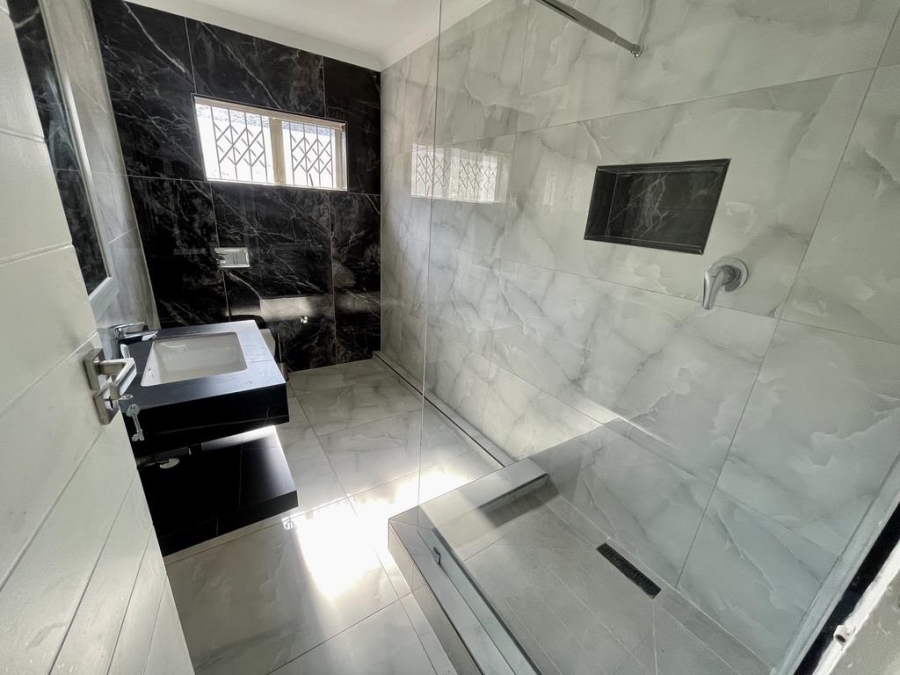 To Let 5 Bedroom Property for Rent in Somerset Park KwaZulu-Natal