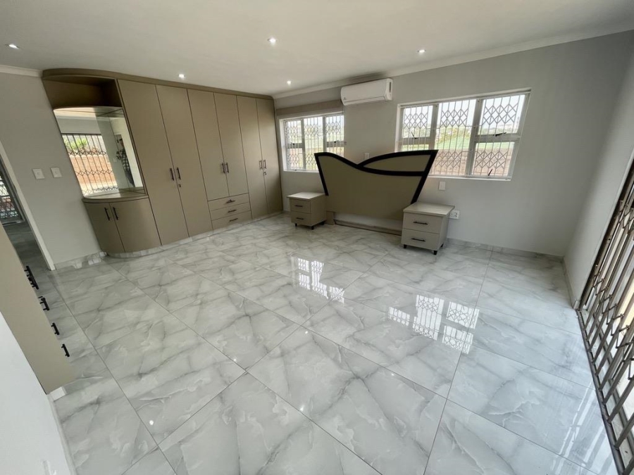 To Let 5 Bedroom Property for Rent in Somerset Park KwaZulu-Natal