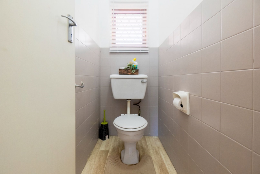 2 Bedroom Property for Sale in Amanzimtoti KwaZulu-Natal
