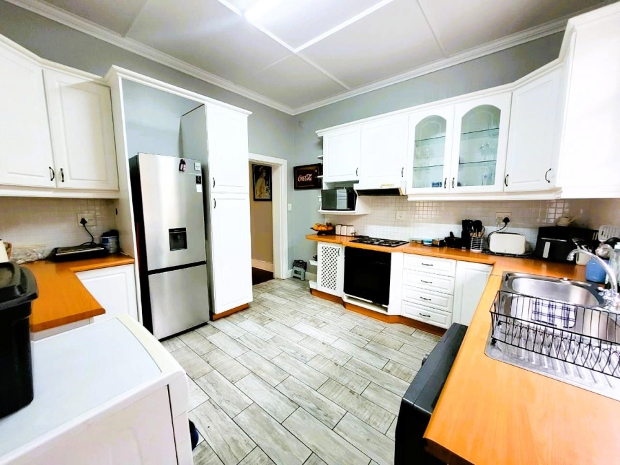 5 Bedroom Property for Sale in Glenwood KwaZulu-Natal