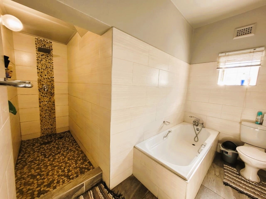 5 Bedroom Property for Sale in Glenwood KwaZulu-Natal