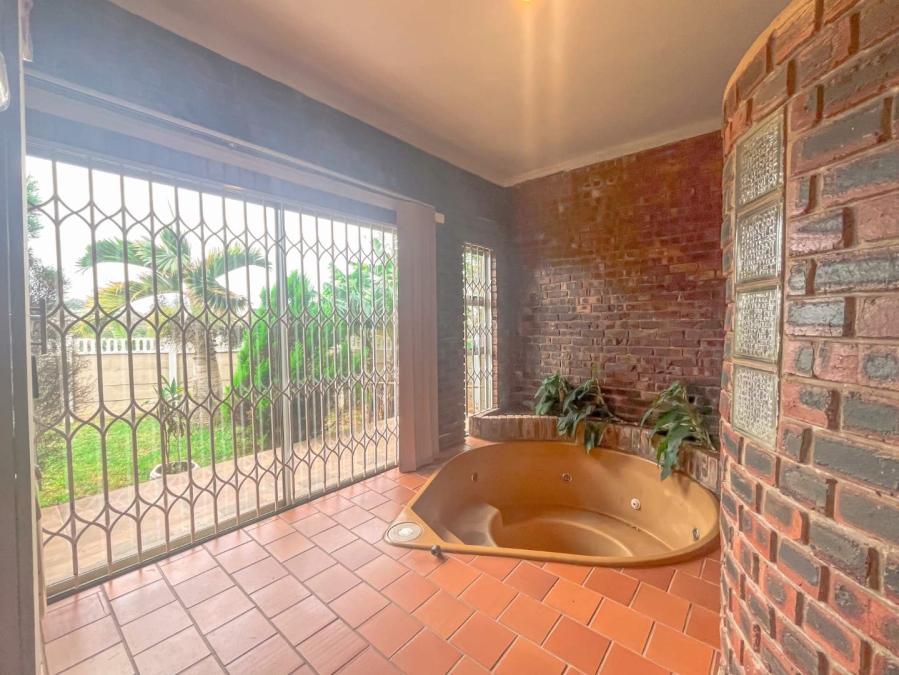 4 Bedroom Property for Sale in Glen Anil KwaZulu-Natal