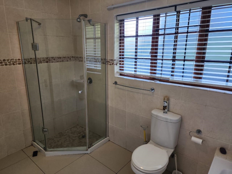 To Let 1 Bedroom Property for Rent in Kloof KwaZulu-Natal