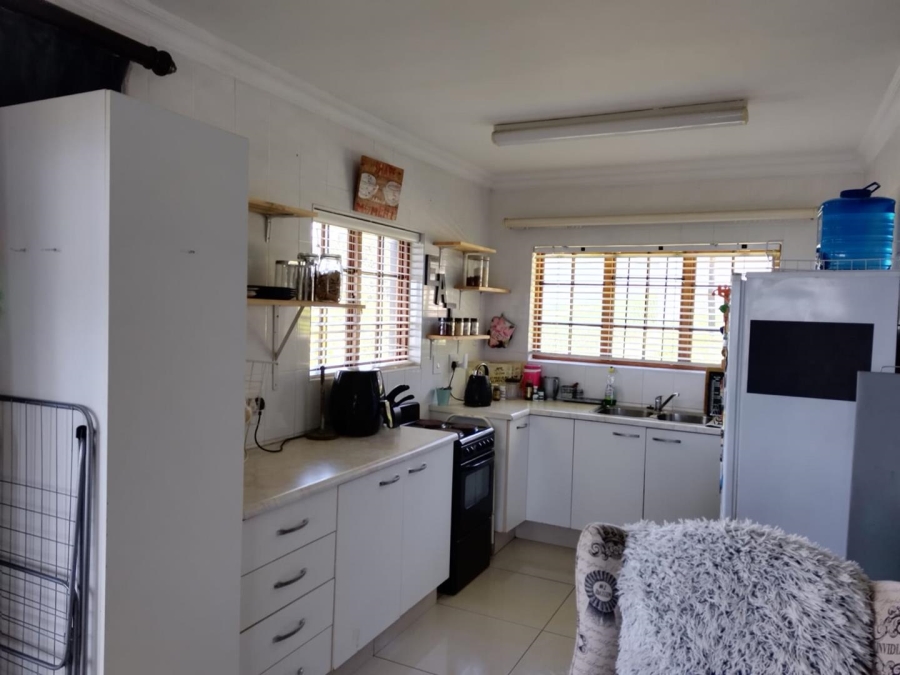 To Let 1 Bedroom Property for Rent in Kloof KwaZulu-Natal