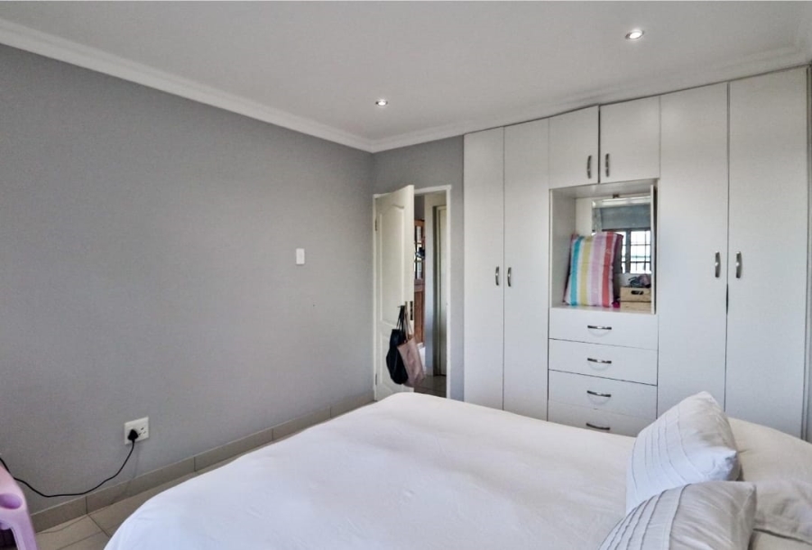 To Let 1 Bedroom Property for Rent in Kloof KwaZulu-Natal