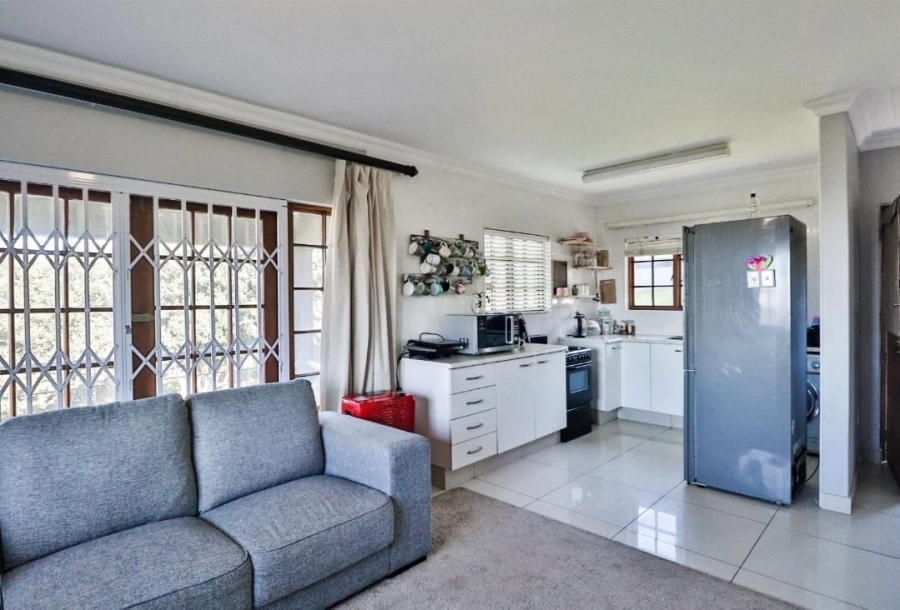 To Let 1 Bedroom Property for Rent in Kloof KwaZulu-Natal