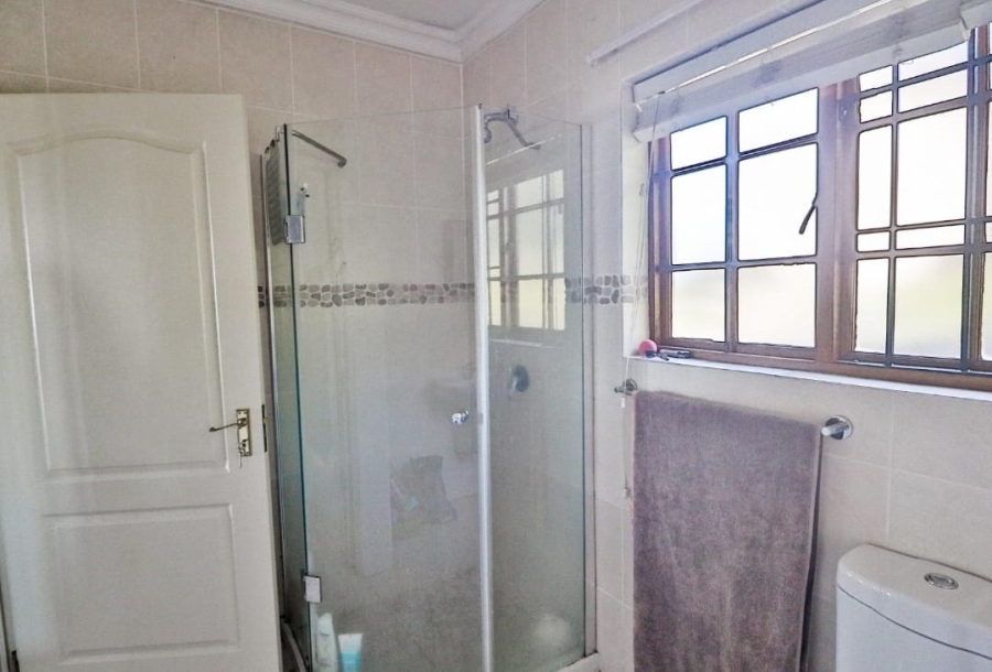 To Let 1 Bedroom Property for Rent in Kloof KwaZulu-Natal