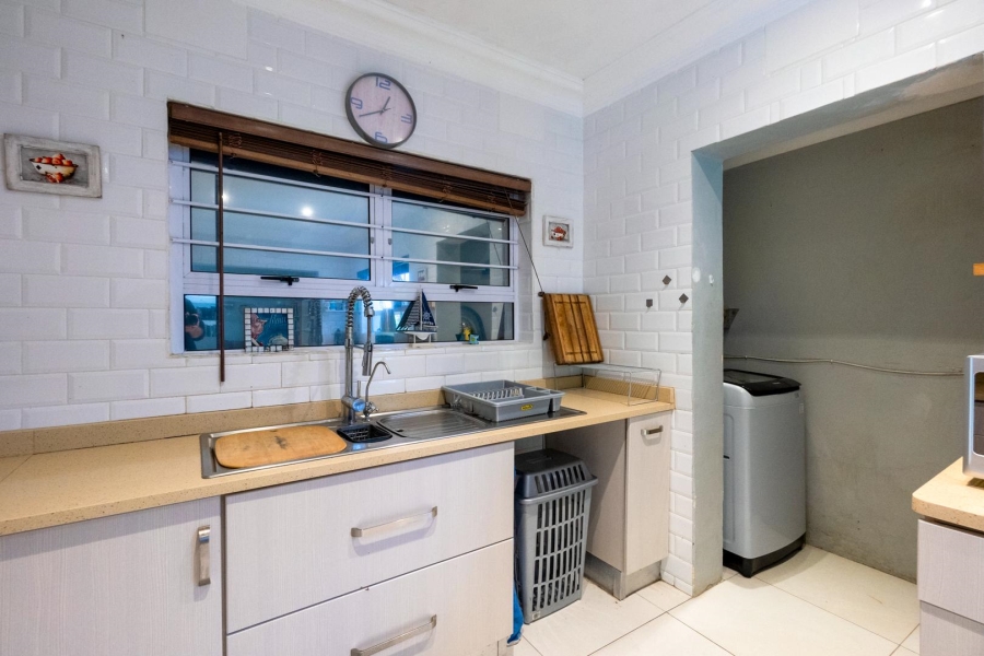 4 Bedroom Property for Sale in Amanzimtoti KwaZulu-Natal
