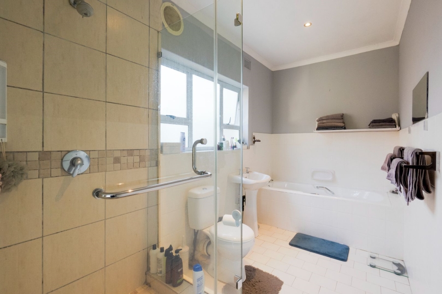 4 Bedroom Property for Sale in Amanzimtoti KwaZulu-Natal