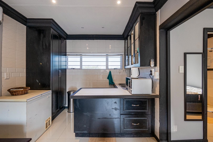 4 Bedroom Property for Sale in Amanzimtoti KwaZulu-Natal